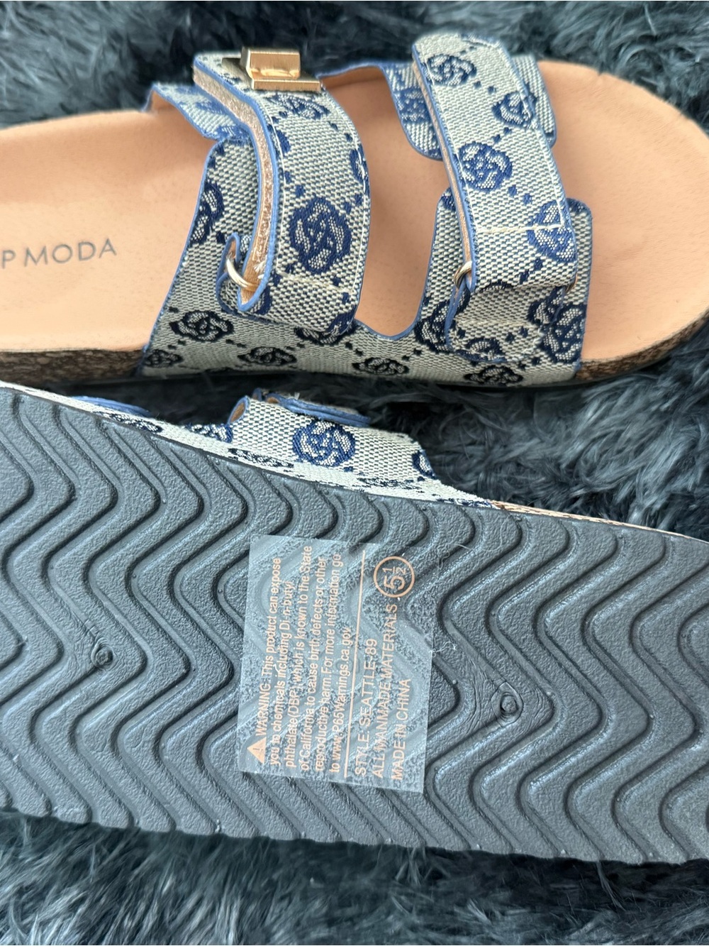 New Look Blue Patterned Triple-Strap Slide Sandals - Picture 3 of 3